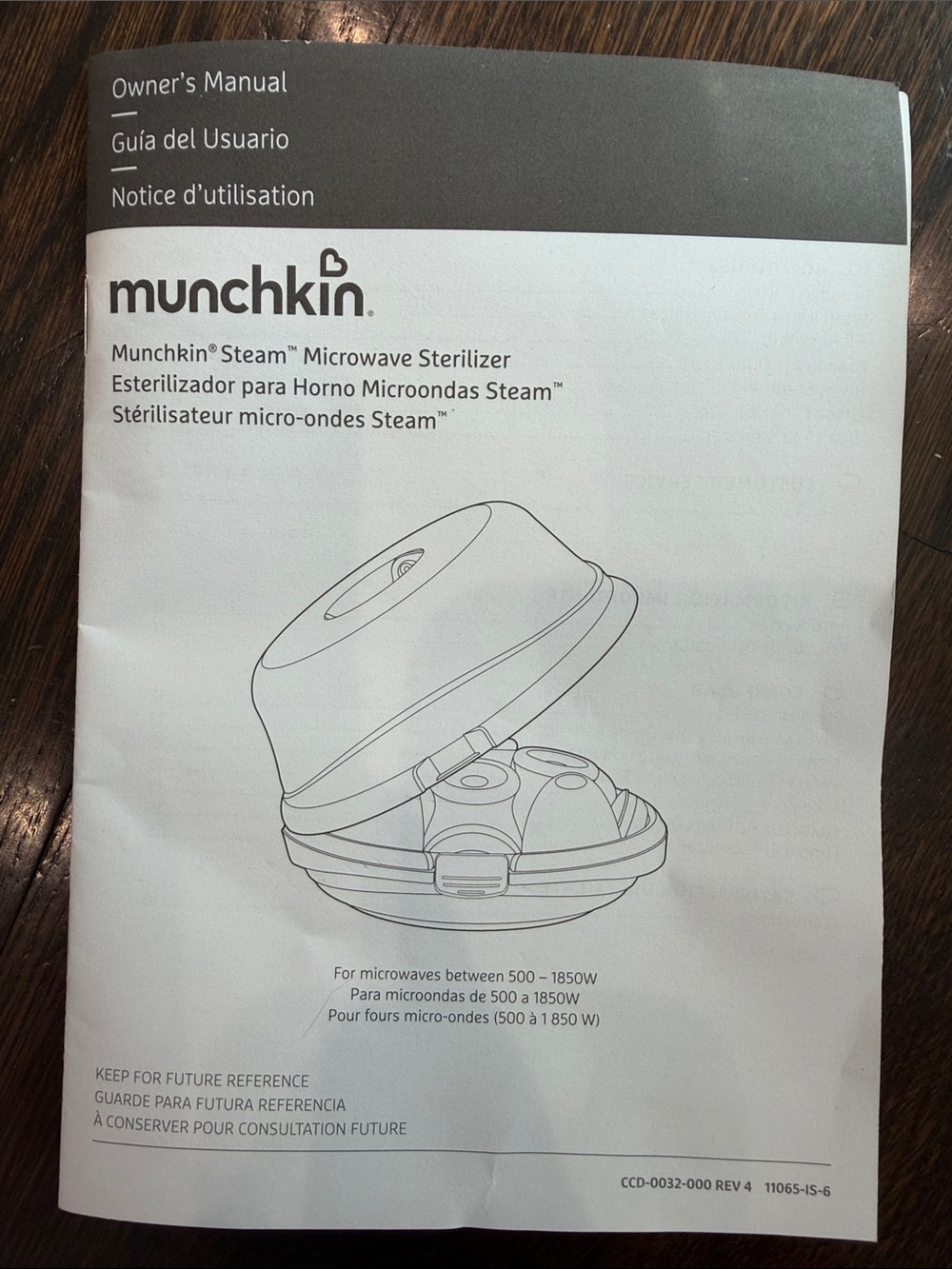 Munchkin White and Blue Microwave Steam Sterilizer For Bottles - Picture 2 of 6